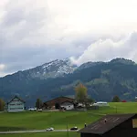 Schlafen Im Sternen Ennetbuehl 住宿加早餐酒店